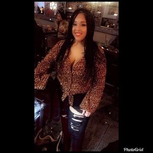 Leopard printed knot top